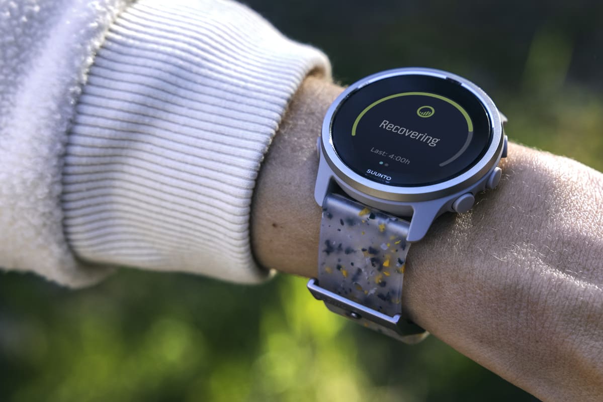 Suunto 5 Peak lo smartwatch multisport con GPS