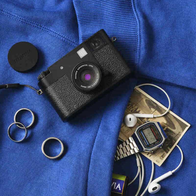 fujifilm x half compatta dal design retrò e funzioni innovative 2