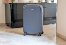 recensione valigia bellroy transit check in robusta e riparabile