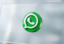 whatsapp per iphone il liquid glass arriva nelle chat