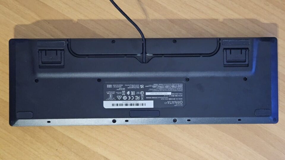 recensione razer ornata v3 tastiera gaming ibrida con rgb 4